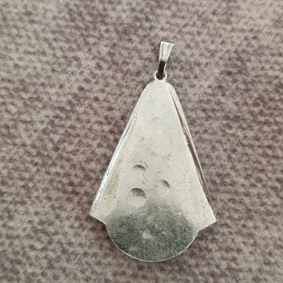 Vintage Stitched Needlepoint Pendant Red Rose - Picture 2 of 3